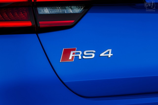 アウディ RS4 アバント
