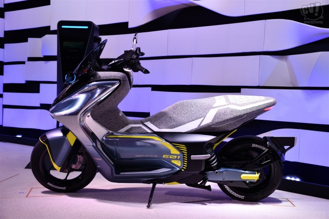 E01 ヤマハ 【ヤマハ】国内市場にも導入予定！104km航続可能な電動バイク「E01」